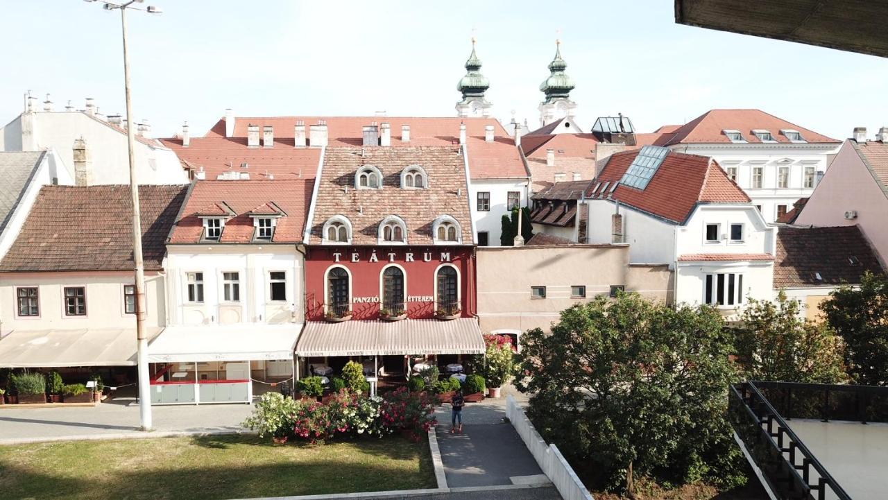 Teatrum Boutique Hotel Gyor Exterior photo